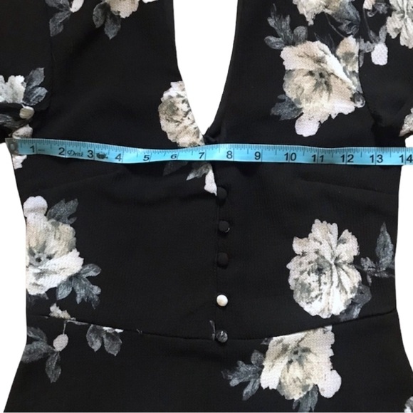 NWT Socialite Harper Floral Flared Sleeve Mini Dress sz XS - Picture 10 of 15